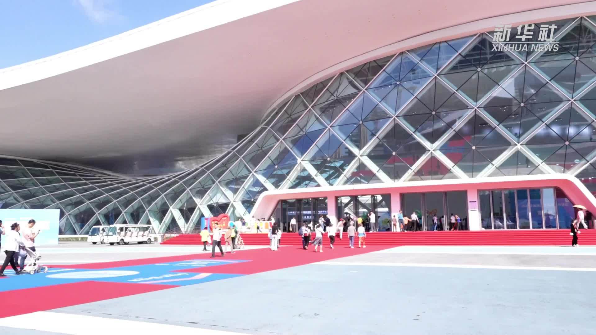 海南冬交会开幕 打卡“新奇特”展品