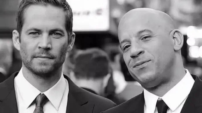 保罗·沃克去世11周年 范·迪塞尔晒旧照悼念封面图