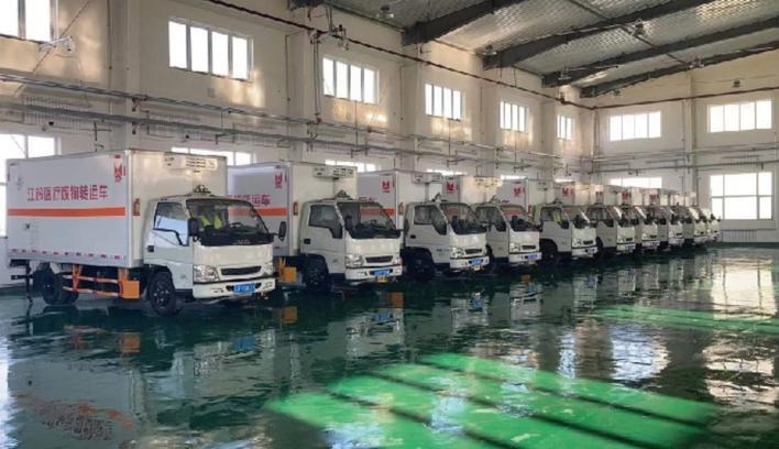 吉林省绿动环保科技有限公司的医疗废物转运车。 赵猛佳 摄