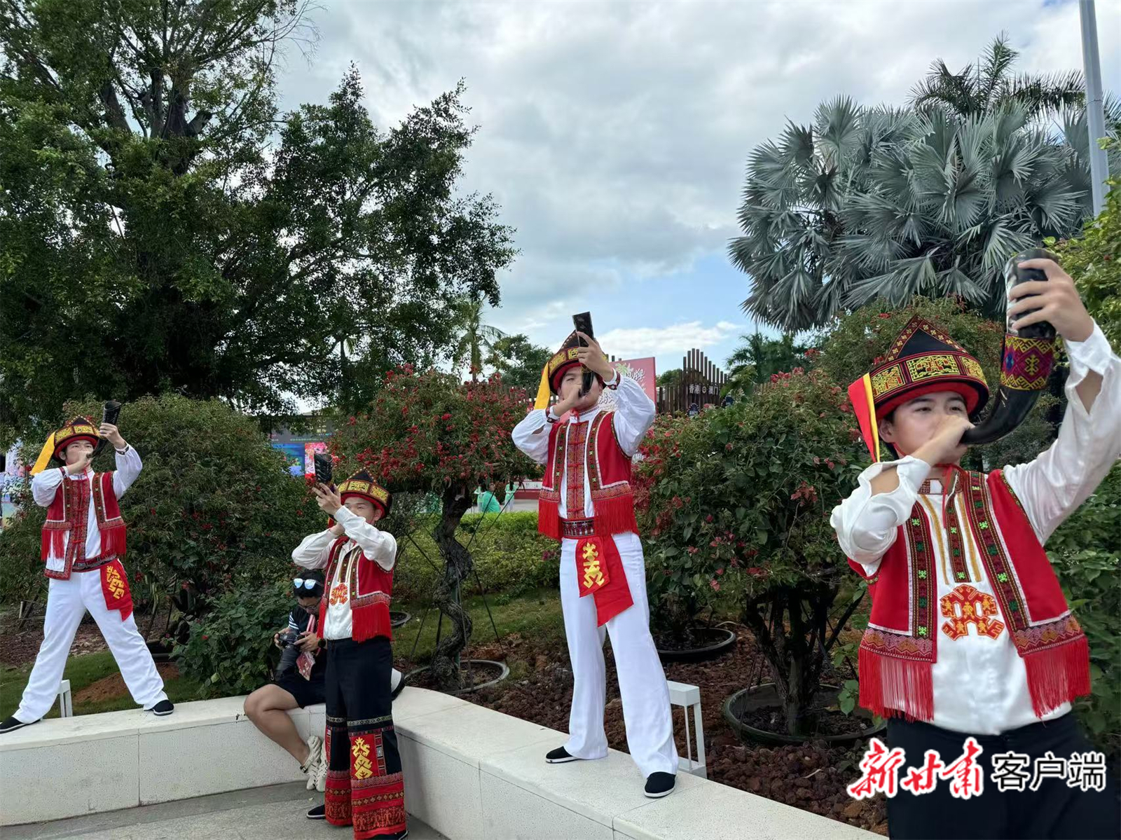 民族大联欢活动上的欢迎仪式