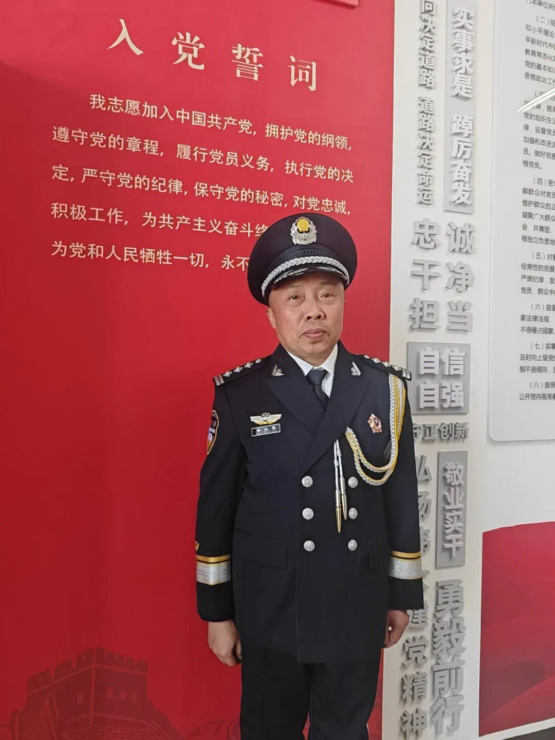 从事罪犯高教自考工作26年,助力高墙囚子圆"大学梦"