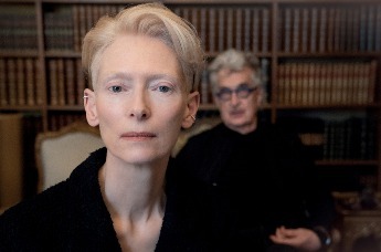 香奈儿2024/25高级手工坊系列发布之际 对话Wim Wenders与Tilda Swinton