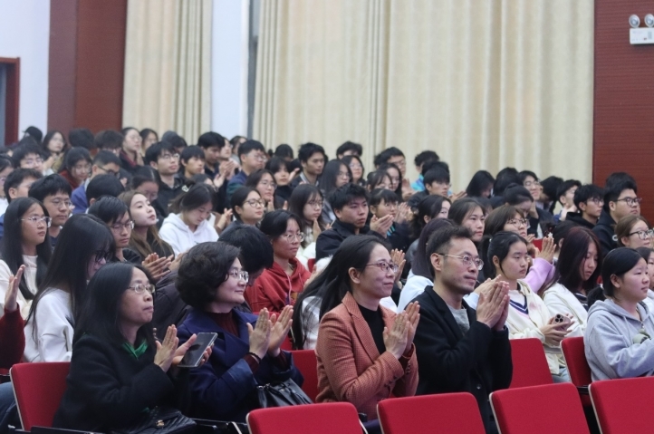 江西师大科技学院举行“中国共产党人精神谱系”宣讲报告会