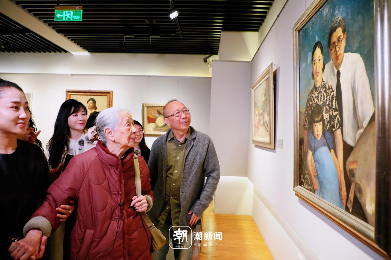 PG电子入口“看到你我特别高兴”常沙娜来到浙博 深情抚摸父亲雕像(图3)