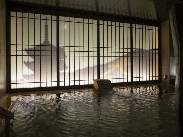 在京都就能泡到的天然温泉!这7家温泉酒店给你选好了!