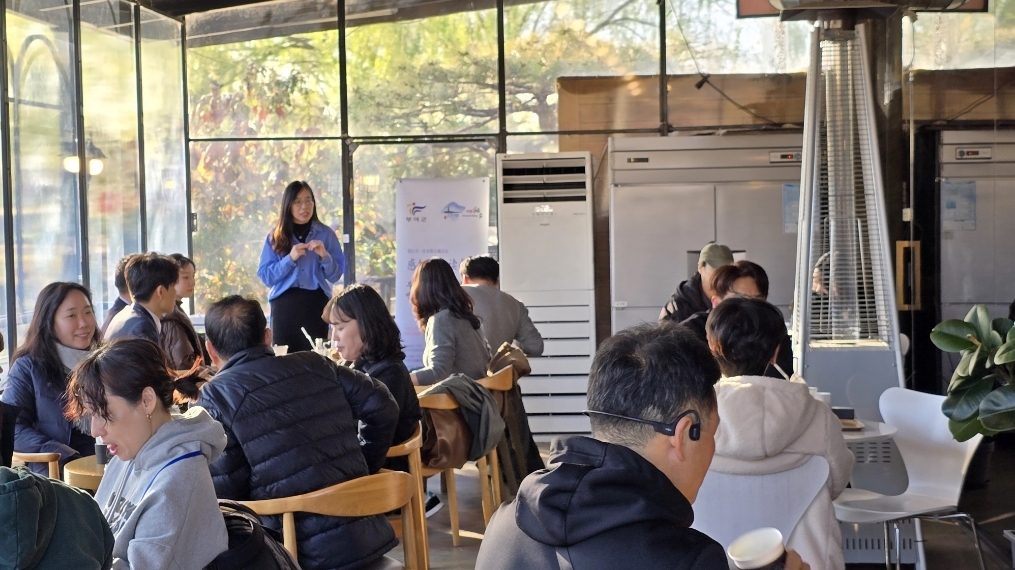 “感知烟台读书会”在韩国扶余郡举办