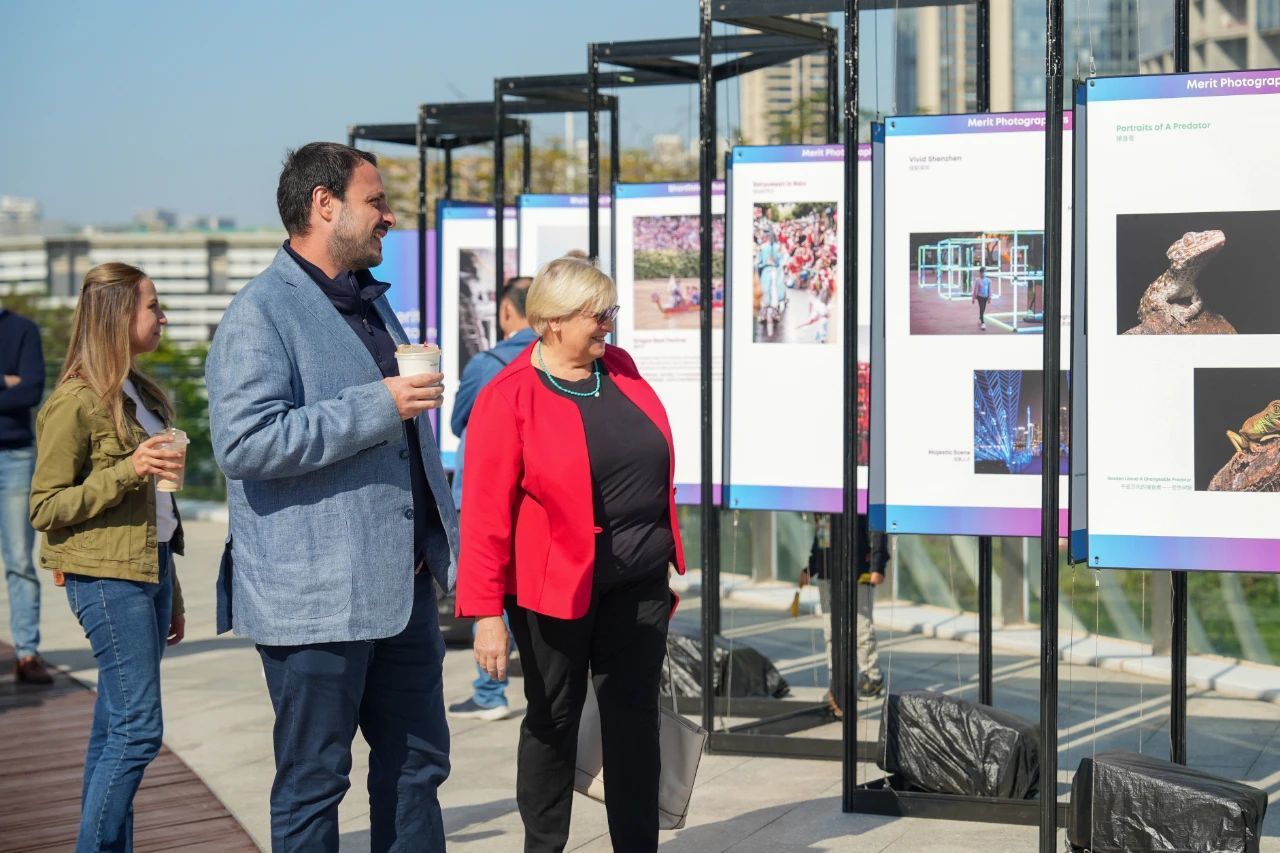 第六届“国际友人在深圳”摄影大赛优秀作品展开幕