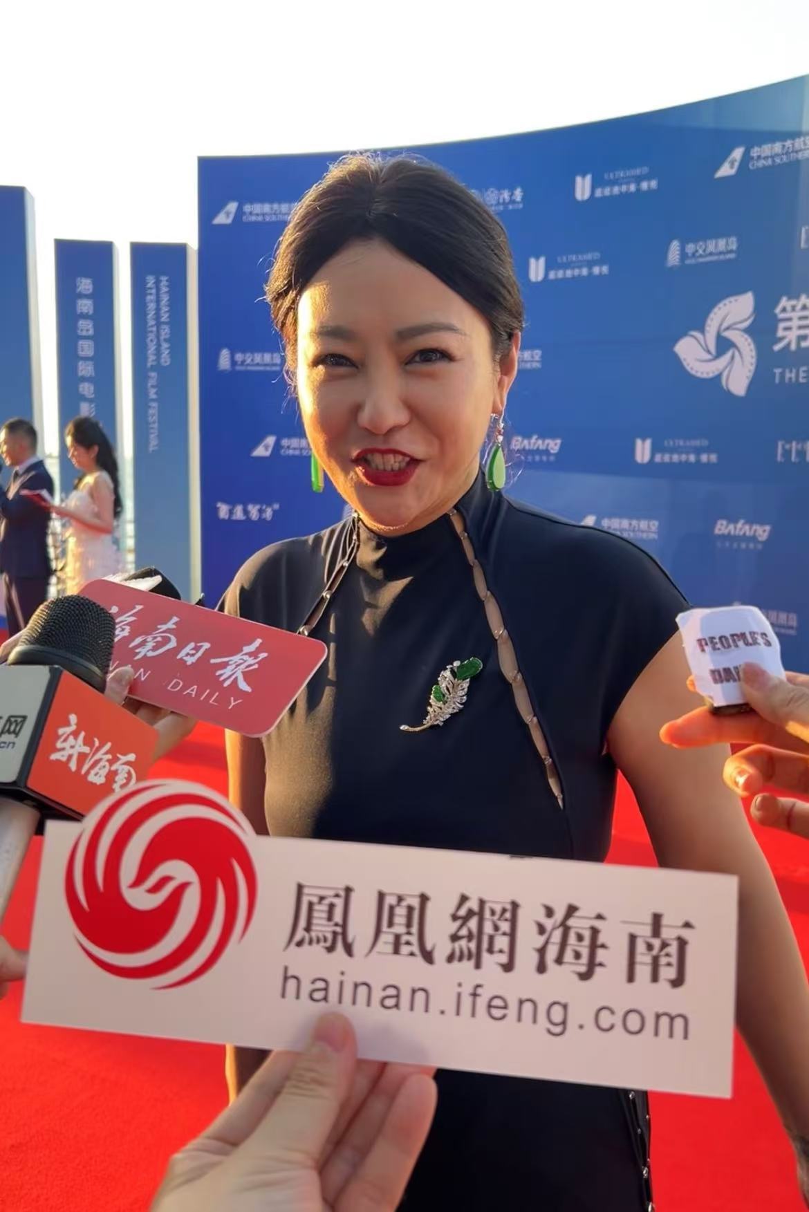 凤凰网直击｜第六届海南岛国际电影节开幕式红毯