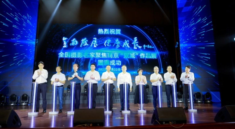 特稿&middot;梁平｜南京建邺：教育服务进街道，一场不是考试的“智慧考试”