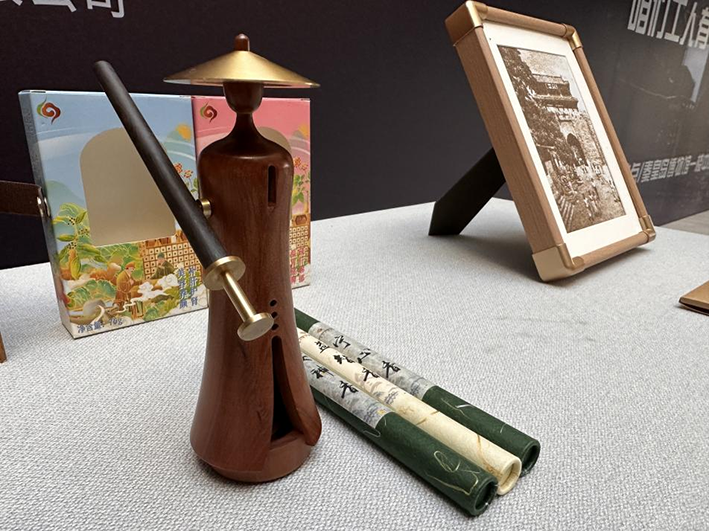 秦皇岛首届全市职工文创设计大赛作品展在秦皇岛博物馆展出