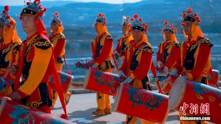 图为兰州太平鼓表演