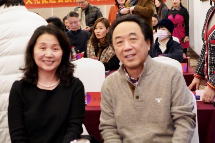 在南京与江苏省委党校黄菡教授 (2022年摄)