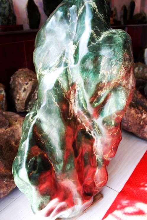 雪线搜寻原料三十道工序　两千年前贡品让人"玉"罢不能