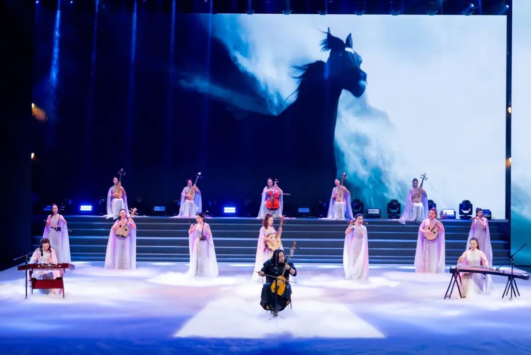 民乐合奏《追风的云青马》