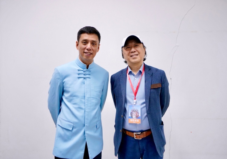 在安徽铜陵采访演员贾旭明 (2023年摄)