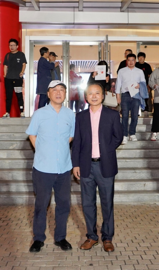 在南京采访作曲家吴小平 (2023年摄)