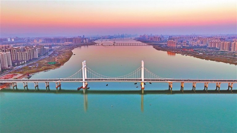 赣水如画！航拍赣江南昌段（图）