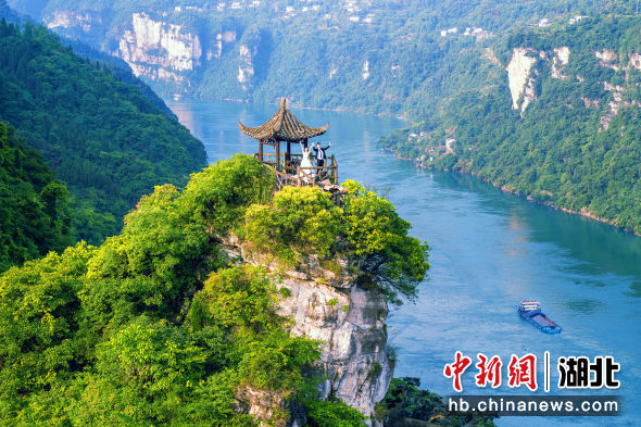 长江三峡西陵峡风景如画。纪昆 摄