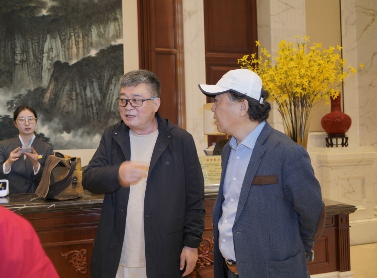 在南京采访演员陈逸恒 (2023年摄)