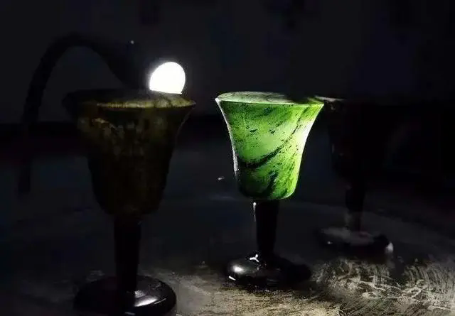 雪线搜寻原料三十道工序　两千年前贡品让人"玉"罢不能