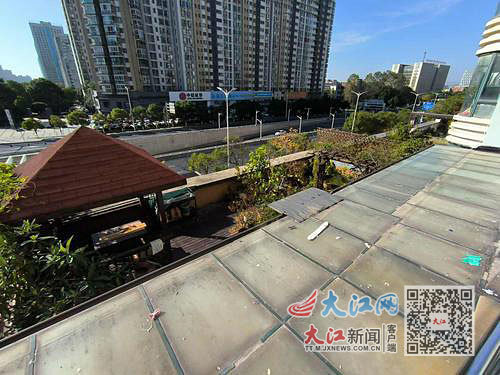 3楼住户的阳光房(图/王政)