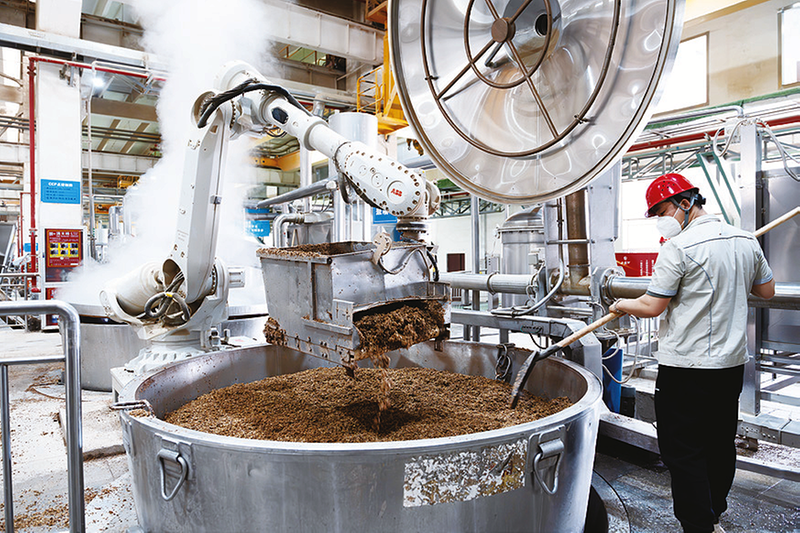 西凤酒制酒车间