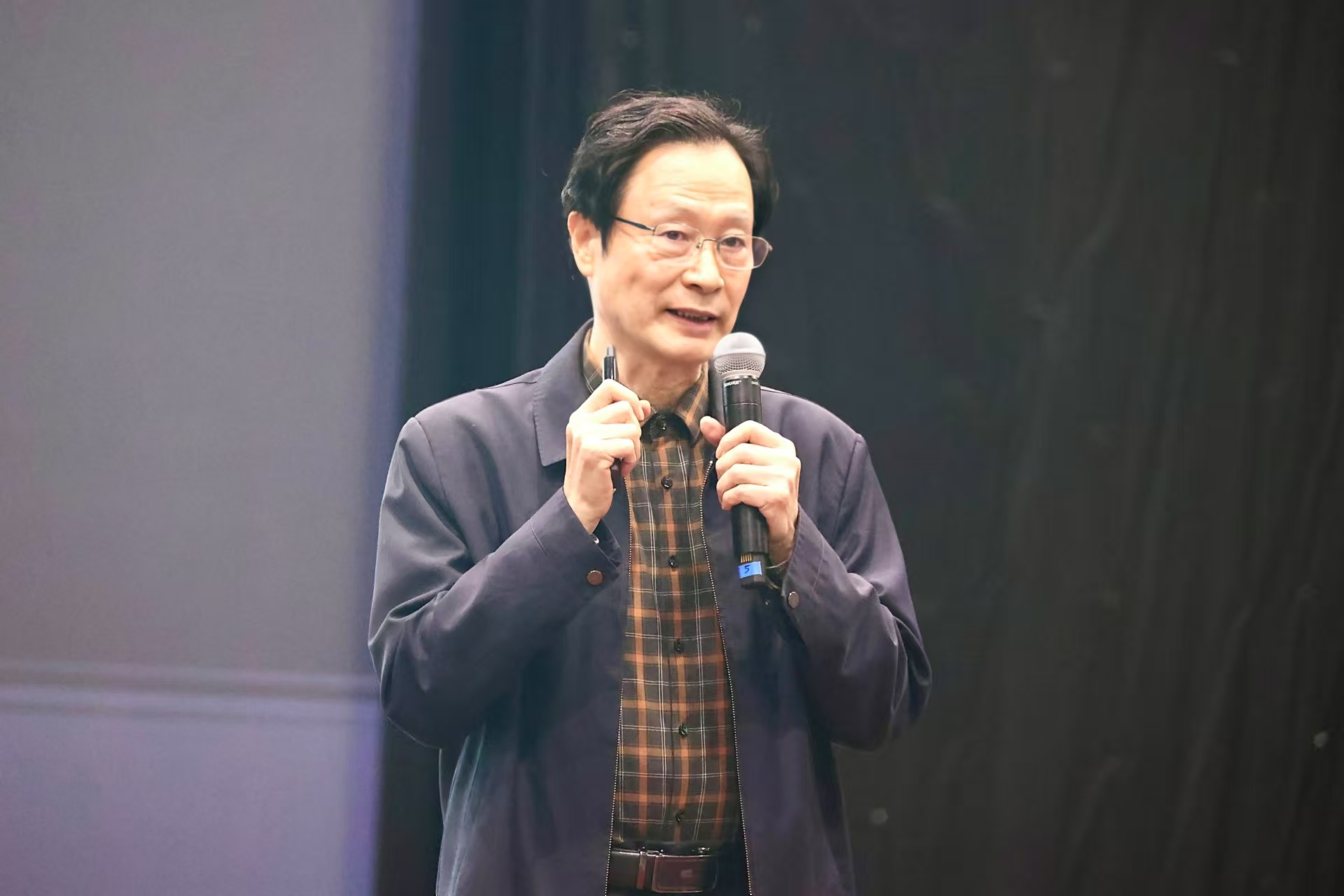 用山歌唱出客家风情与家国情怀