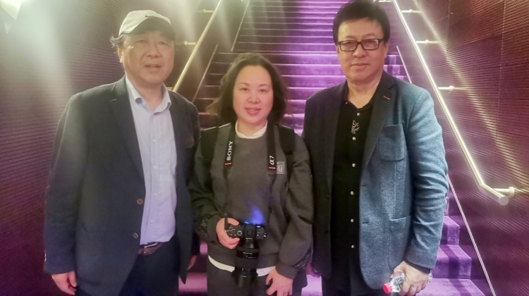 我们夫妇在上海与歌唱家吕继宏 (2023年摄)