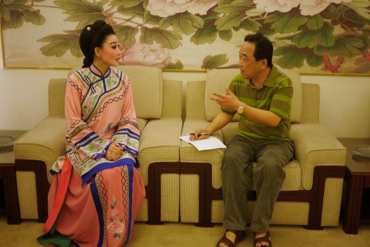 在南京采访演员韩再芬 (2014年摄)