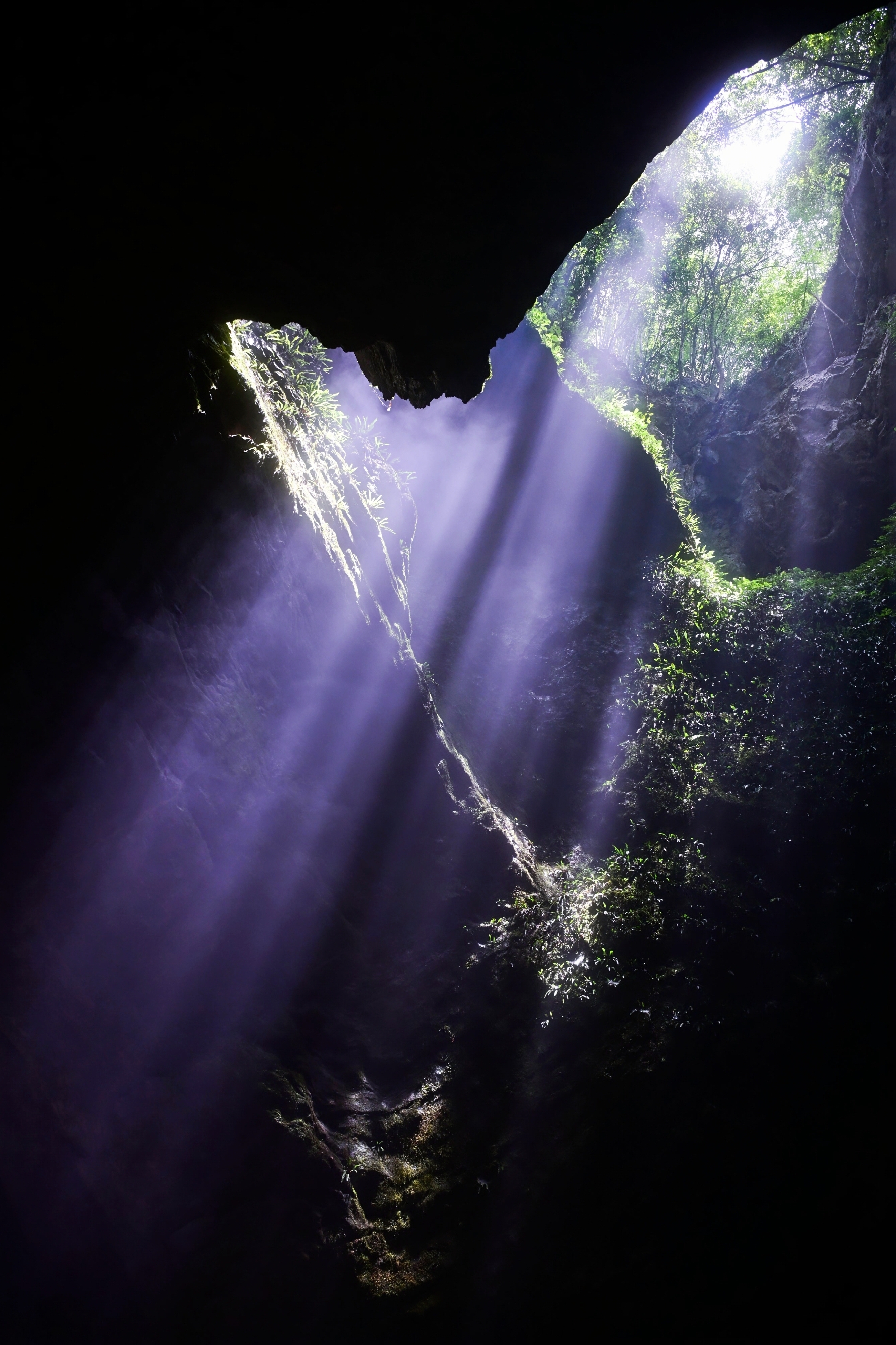 青山翠谷、悬崖绝壁 杭州这个景区在文人墨客笔下已流传几个世纪