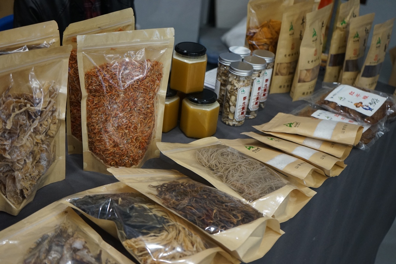 24.12.6 助农共富市集 (1).JPG