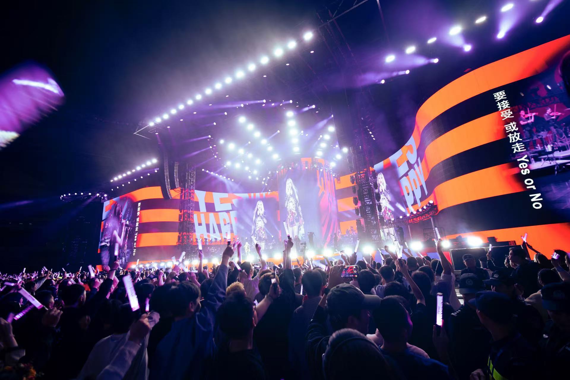 张惠妹“ASMR MAX”深圳站收官，超4万歌迷共赴音乐狂欢