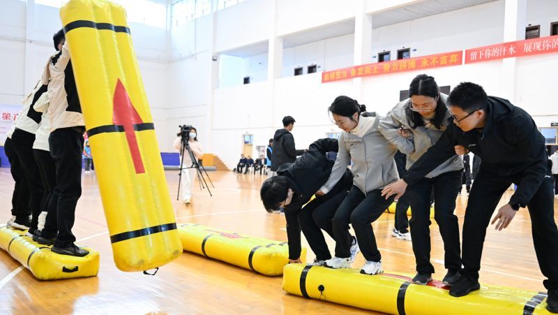 江西：趣味运动会（图）