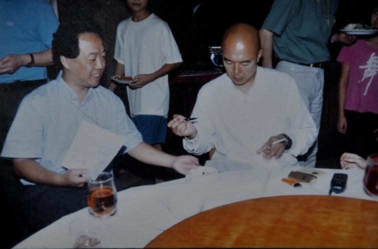 在珠海采访演员张铁林 (1998年摄)