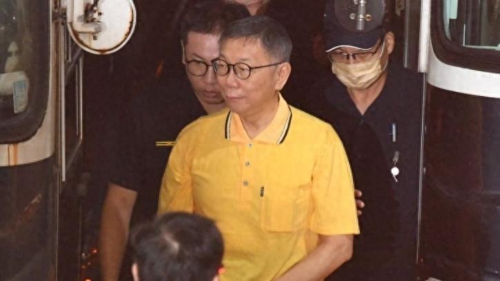 牢底坐穿？柯文哲被爆8张巨额支票遭查获，涉案金额达上亿新台币