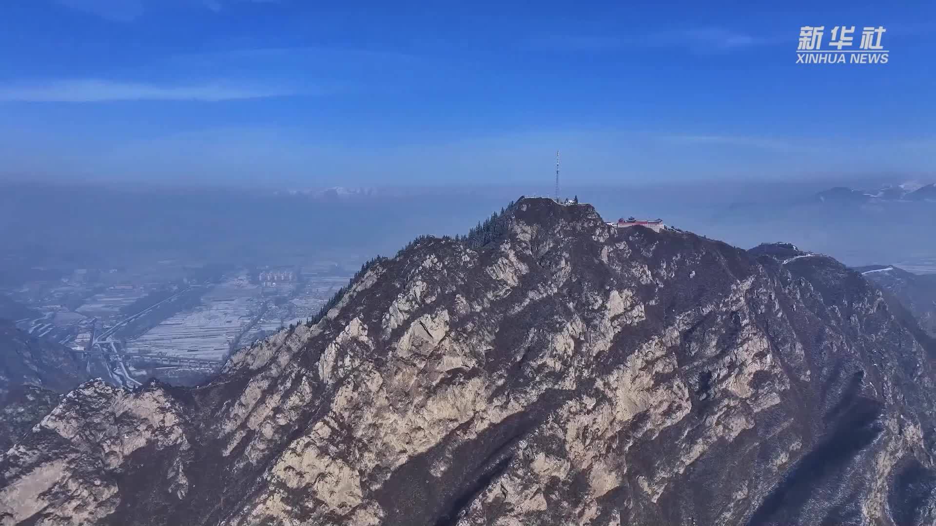 青海大通：冬日老爷山雄伟壮丽