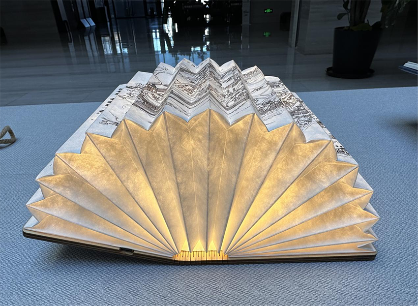 秦皇岛首届全市职工文创设计大赛作品展在秦皇岛博物馆展出