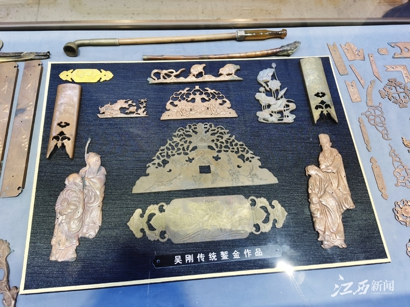▲吴刚传统錾金作品（图：李淑芳）