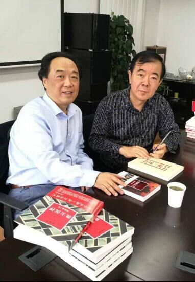 在南京与作家周梅森 (2017年摄)