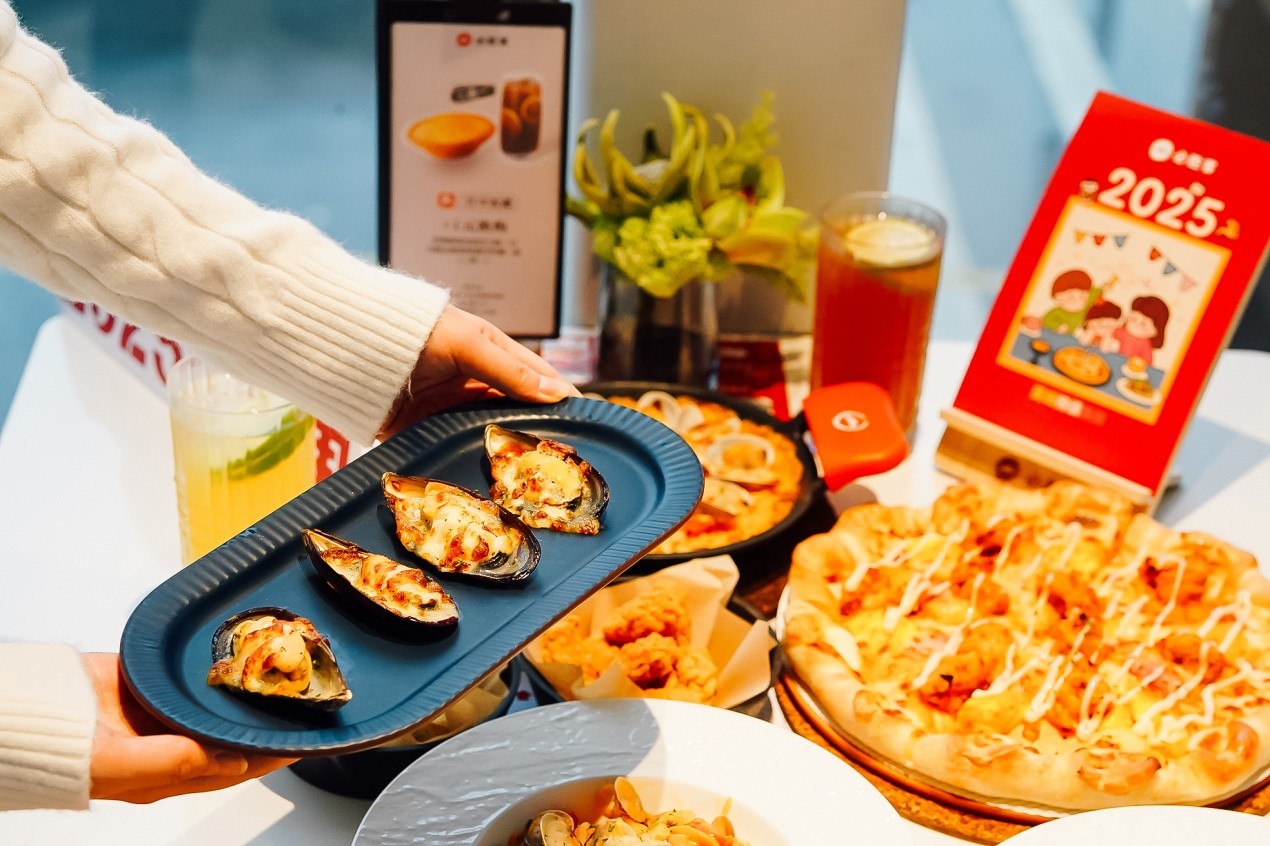 必胜客全新菜单升级亮相，一价到底，不玩虚的！_凤凰网, image size:1270x846