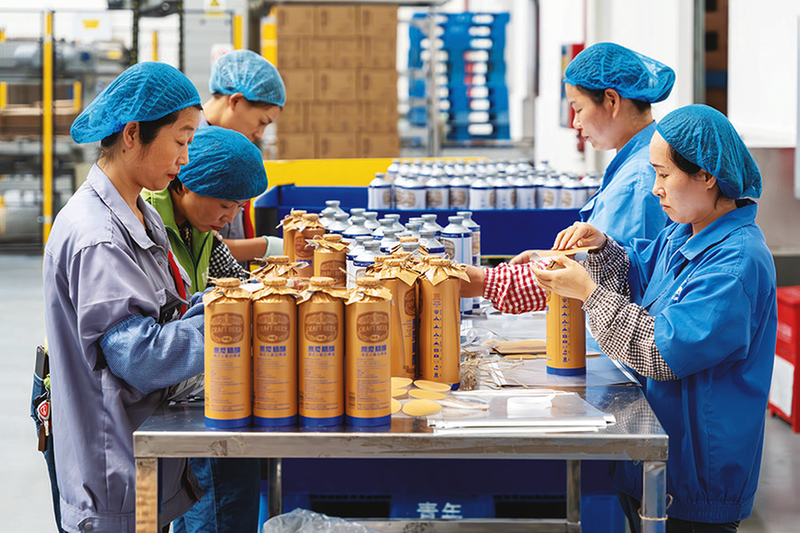 宝鸡无时闲青年酒业啤酒灌装车间