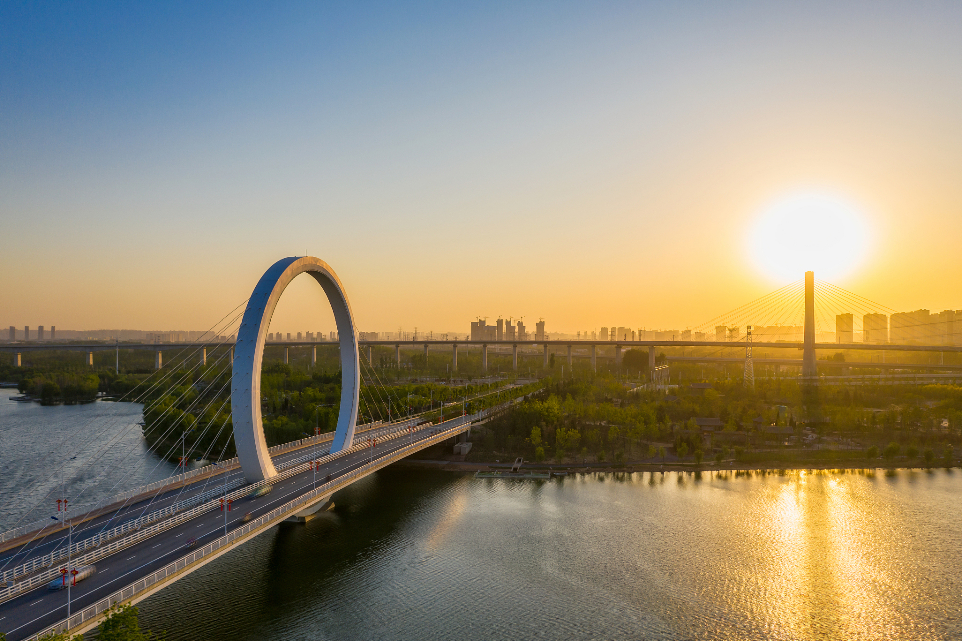 公园地址:管城回族区潮河北环路