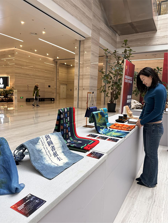 秦皇岛首届全市职工文创设计大赛作品展在秦皇岛博物馆展出