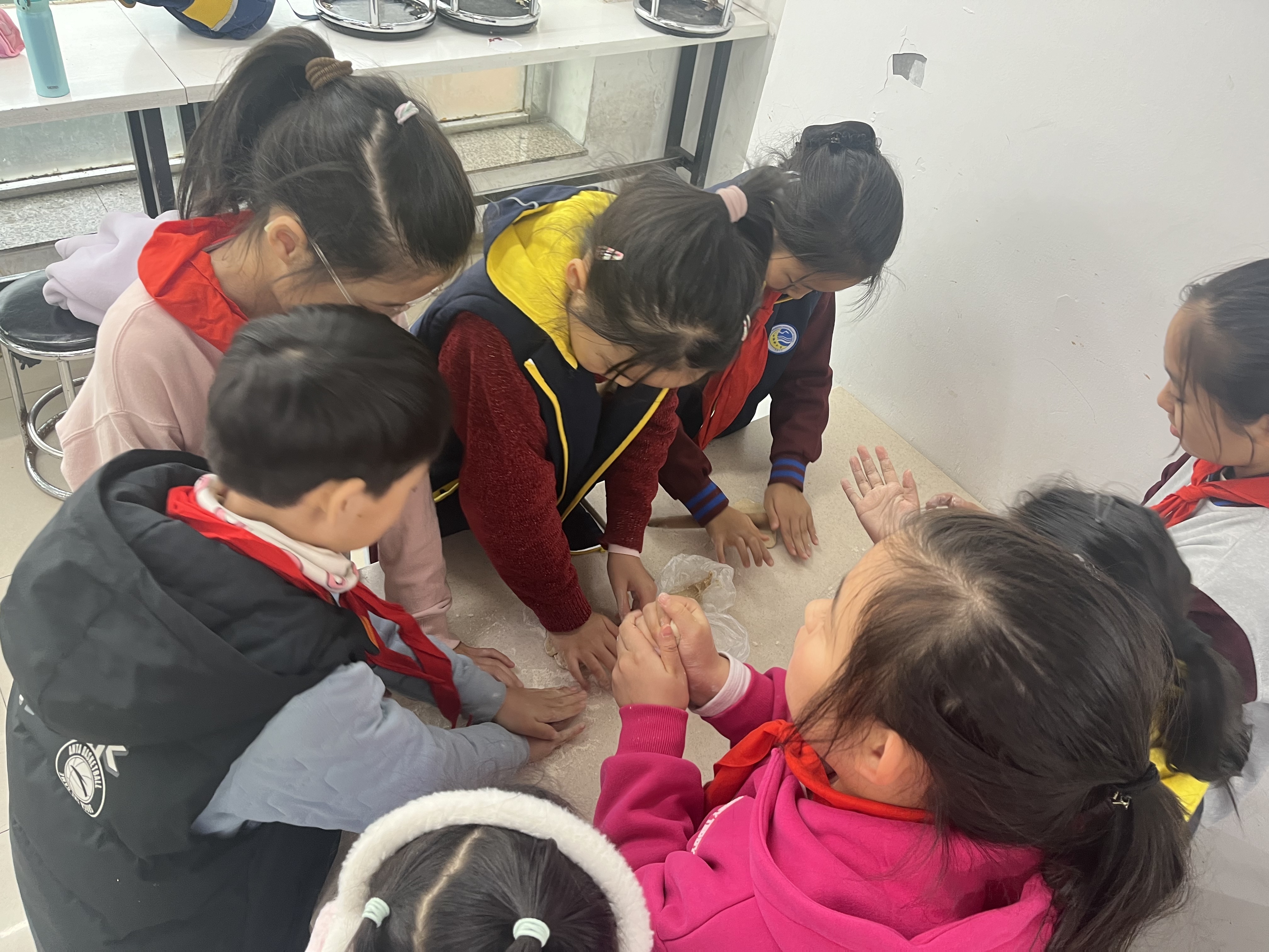 情暖冬至,文化传承!青岛文登路小学开展“红领巾爱祖国”系列活动