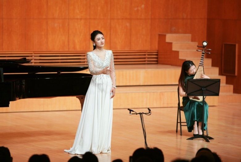 马鑫芮在民族音乐中遨游