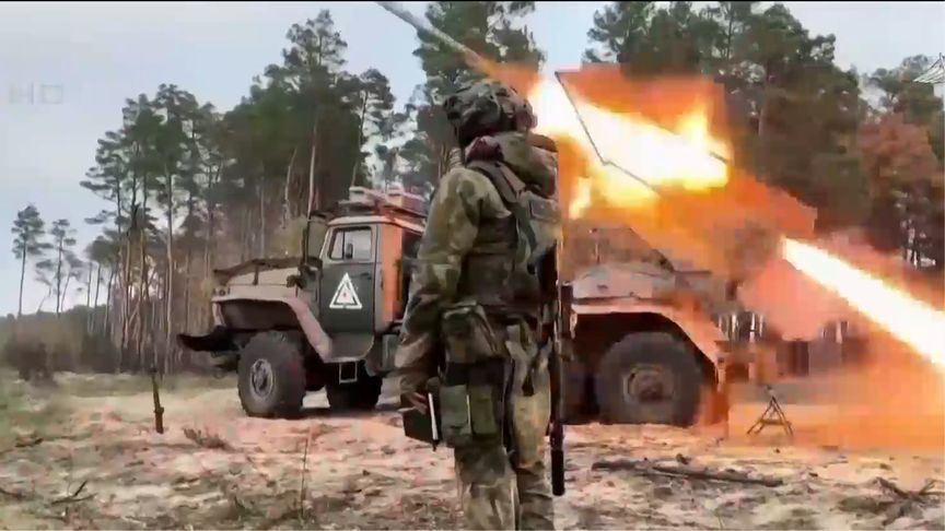 俄乌两军顿涅茨克激烈交火，“俄军正以2022年以来最快速度推进”