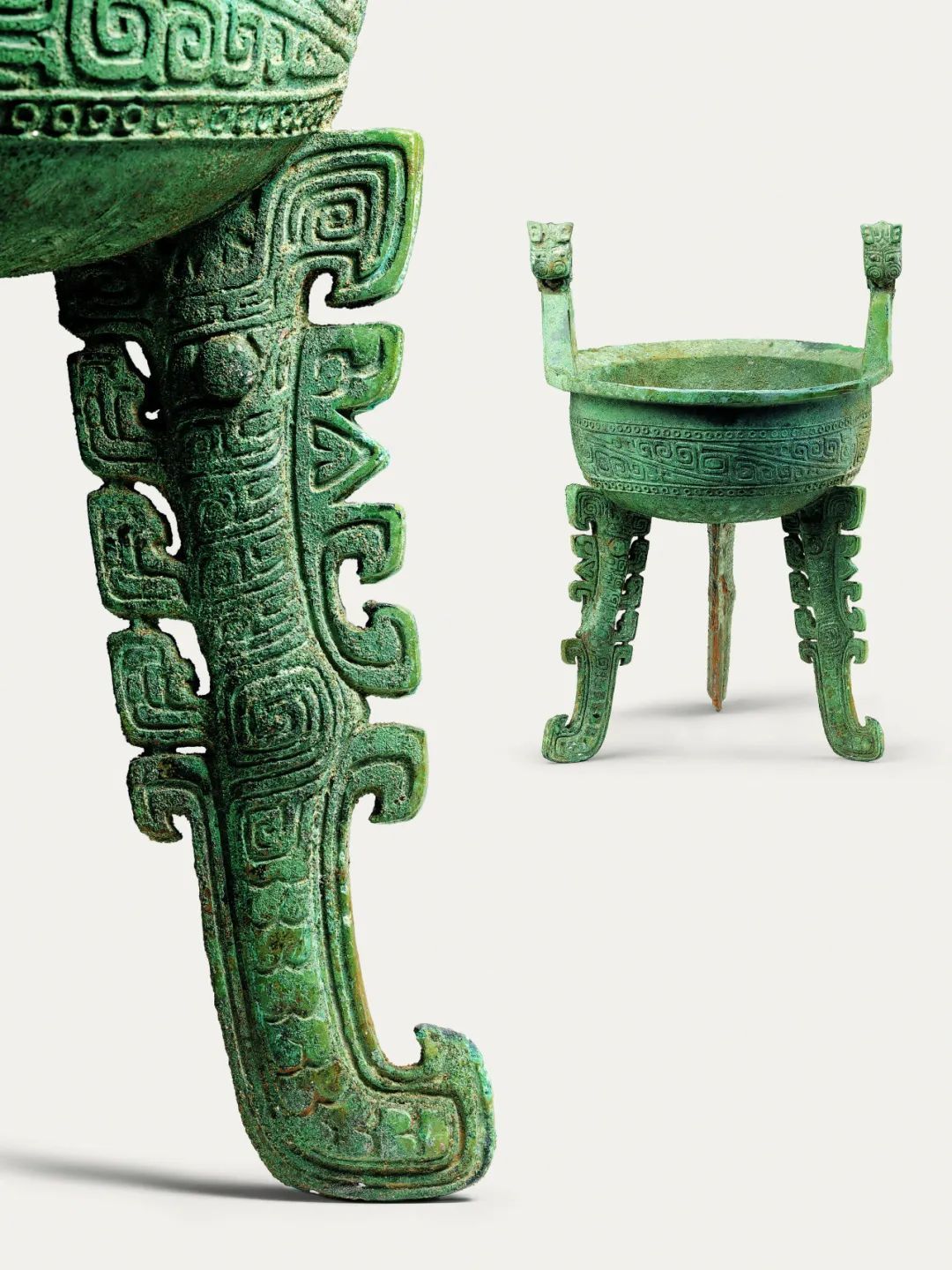 ▲虎足青铜圆鼎