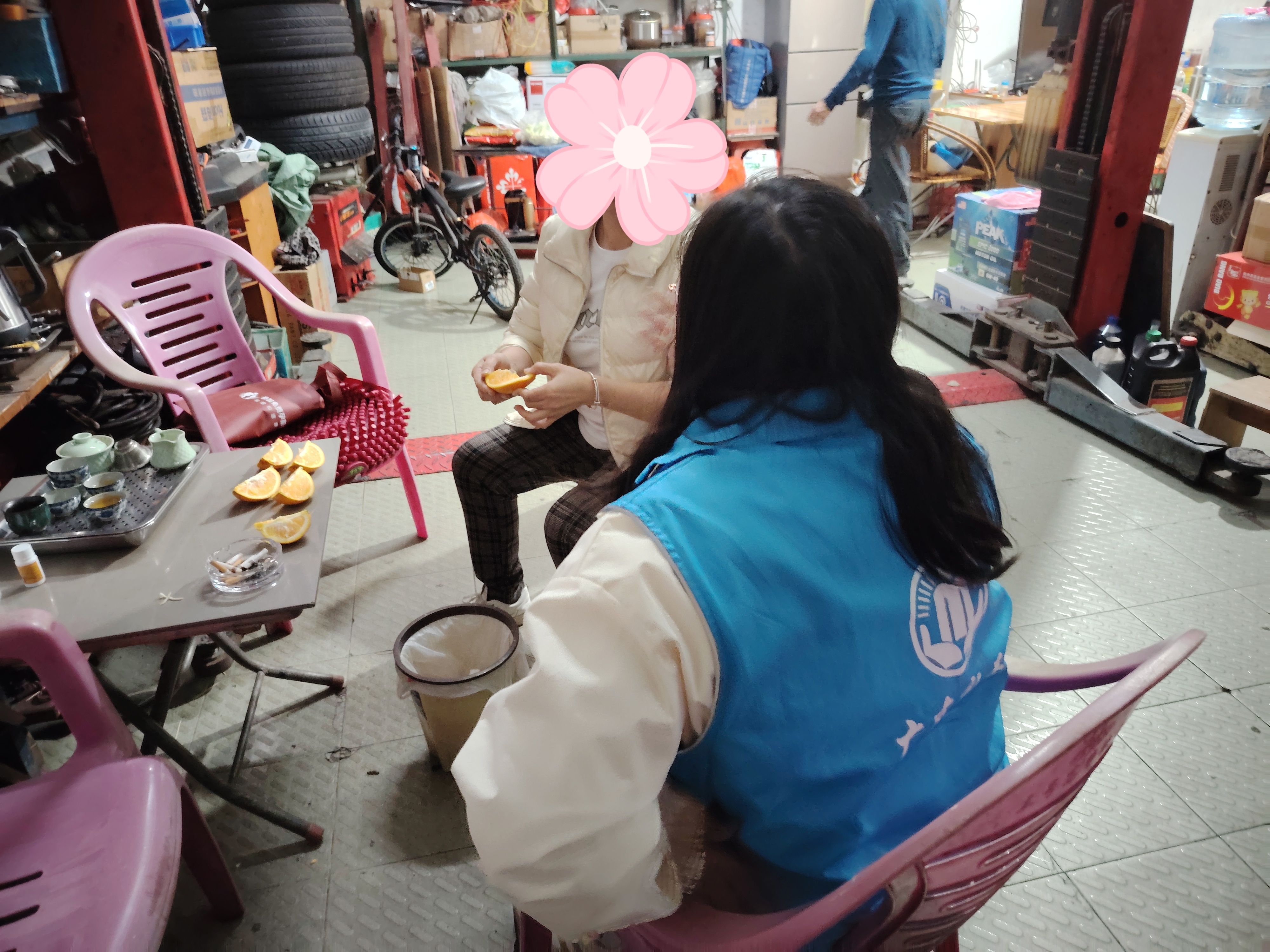 西乡共乐社区寒冬探访困境儿童 传递温暖与关爱