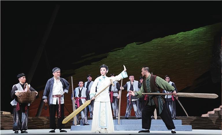 现代戏《苦乐村官》