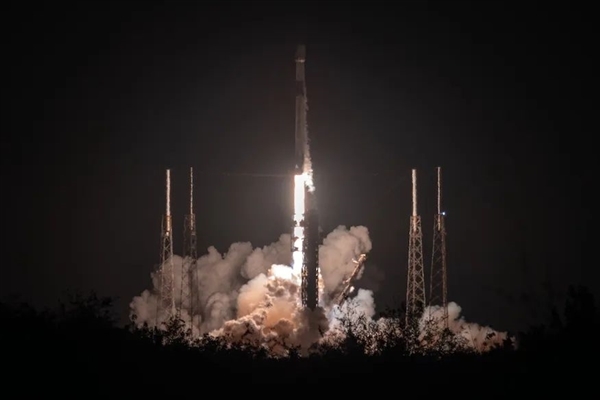 SpaceX手机直连星链卫星辐射362颗：其中12颗已失效